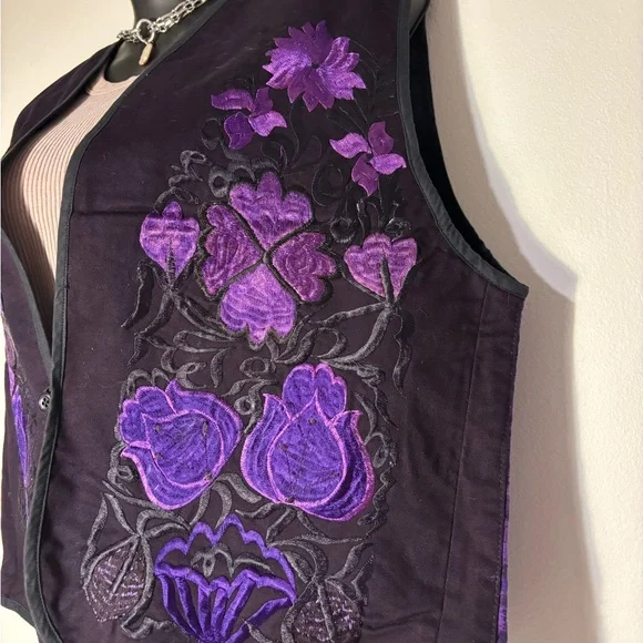 Elegant Purple Floral Women's Vest - Picture 4 of 10